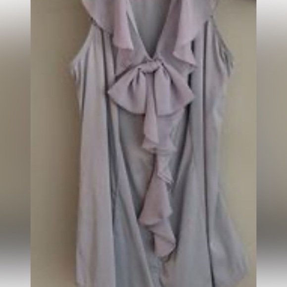 Express Gray Sleeveless Ruffled blouse size large used once excellent condition - Picture 11 of 11